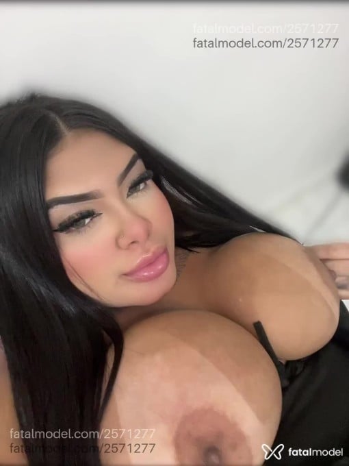 Acompanhante mulher com cabelo castanho de olhos pretos em Rio de Janeiro - Dryca