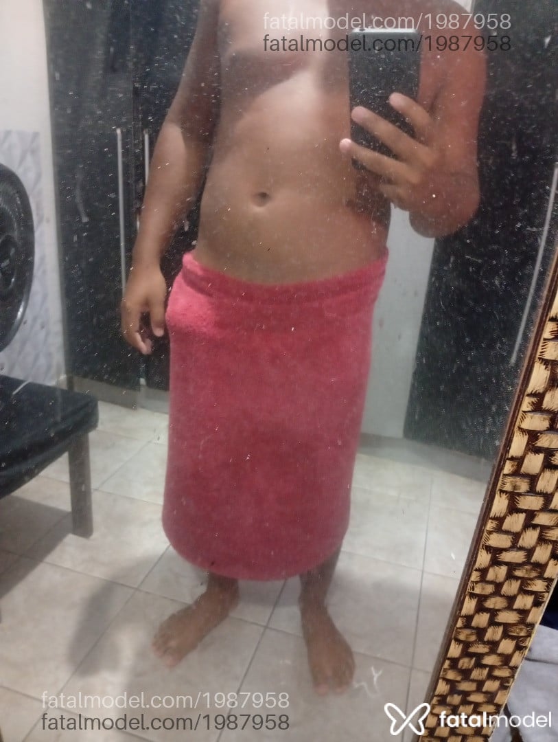 Acompanhante homem morena (o) de olhos castanhos - Japajjj Acompanhante homem morena (o) de olhos castanhos - Japajjj