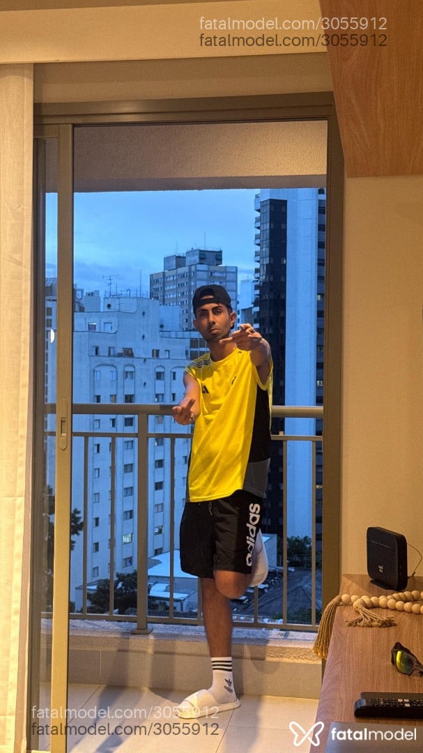 Acompanhante homem com cabelo castanho de olhos castanhos em São Paulo - Bruno Zaffir