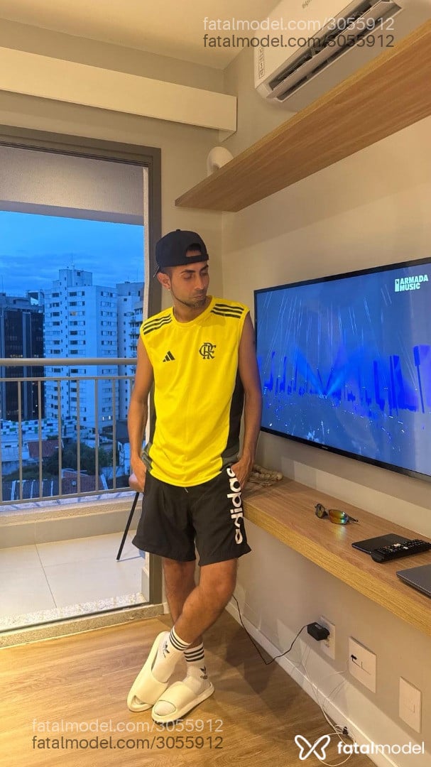 Acompanhante homem com cabelo castanho de olhos castanhos em São Paulo - Bruno Zaffir