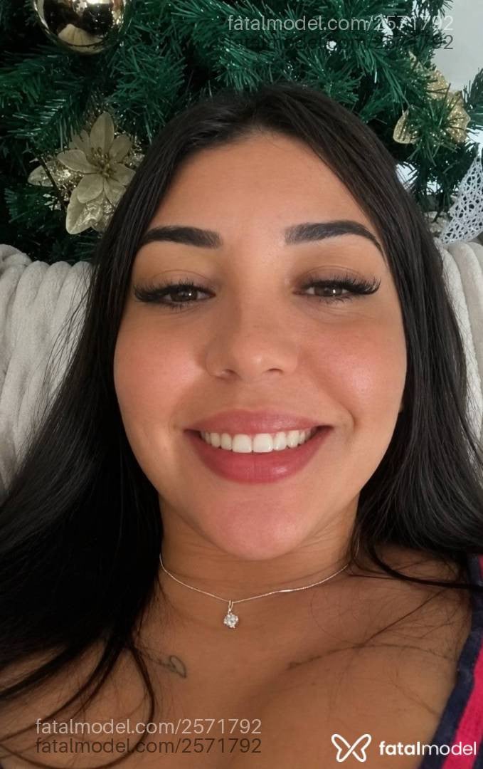 Acompanhante mulher com cabelo castanho de olhos castanhos - Maya Mestiçaa