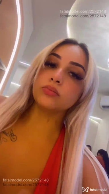 Acompanhante mulher loira (o) de olhos castanhos em Praia Grande - Amanda