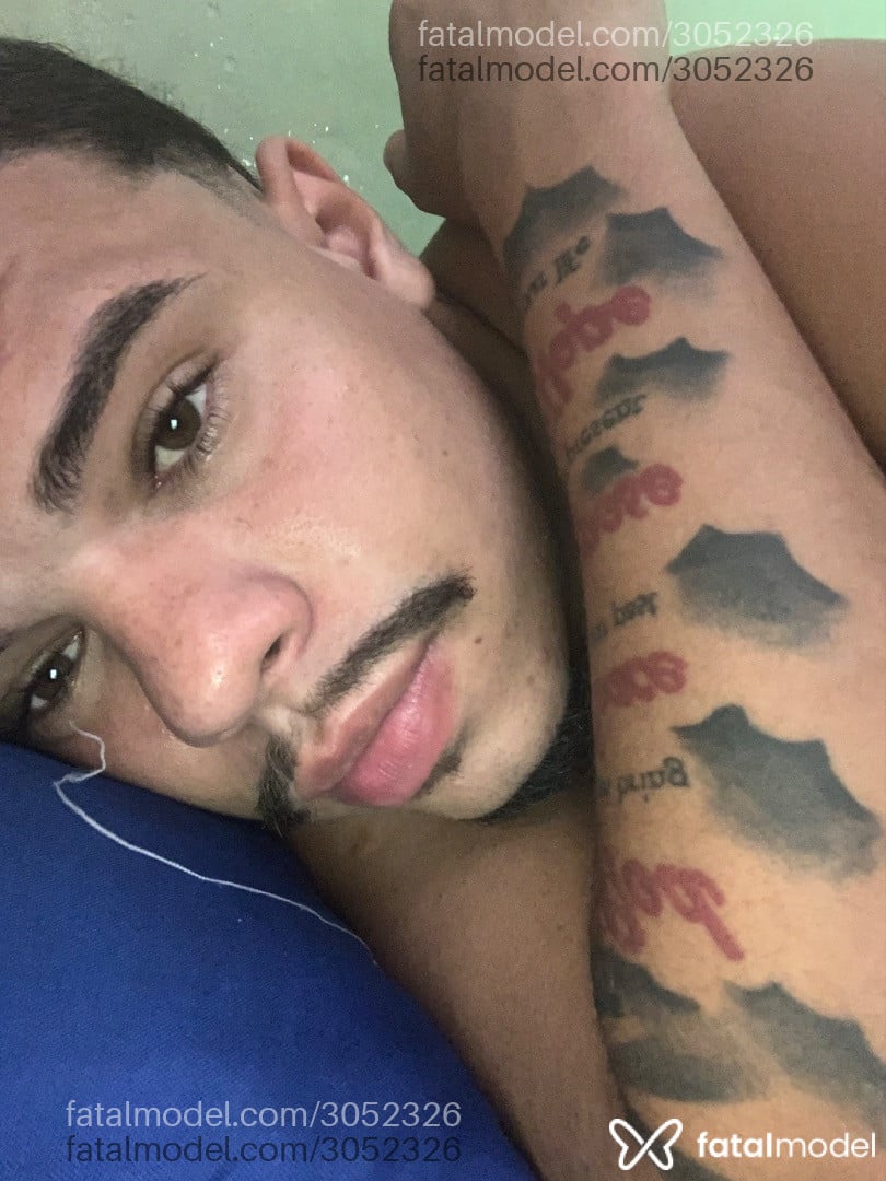 Acompanhante homem com cabelo castanho de olhos mel em Rio de Janeiro Acompanhante homem com cabelo castanho de olhos mel em Rio de Janeiro - Pedro Neto