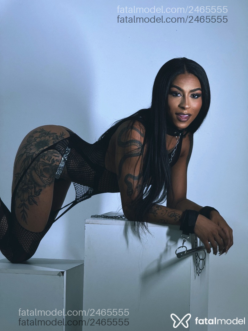 Acompanhante mulher trans morena (o) de olhos castanhos - Camilly Queiroz
