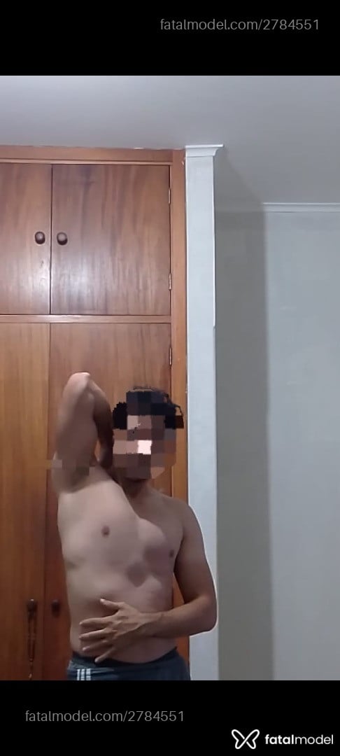 Acompanhante homem com cabelo castanho de olhos castanhos em Ribeirão Preto Acompanhante homem com cabelo castanho de olhos castanhos em Ribeirão Preto - Vinícius Lira