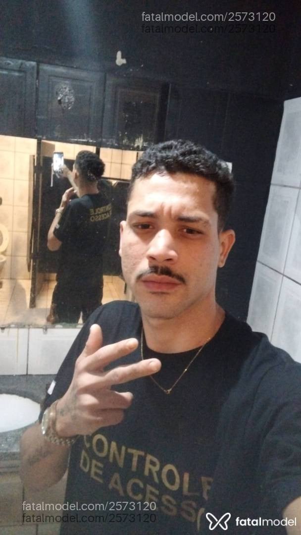 Acompanhante homem com cabelo castanho de olhos castanhos em Governador Valadares - Danieldelas