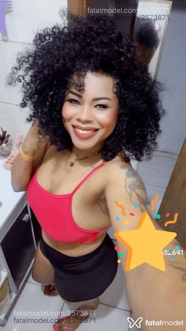 Acompanhante mulher morena (o) de olhos pretos - Cacau