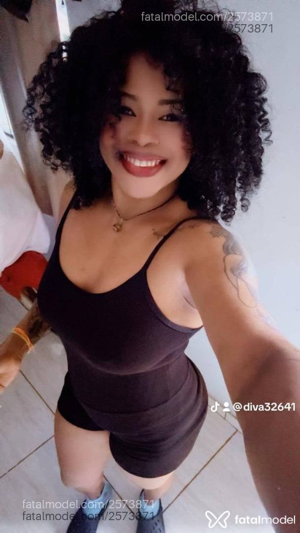 Acompanhante mulher morena (o) de olhos pretos - Cacau