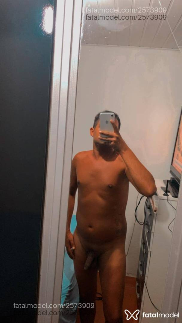 Acompanhante homem morena (o) de olhos castanhos em Porto Alegre - Lucas Oliveira