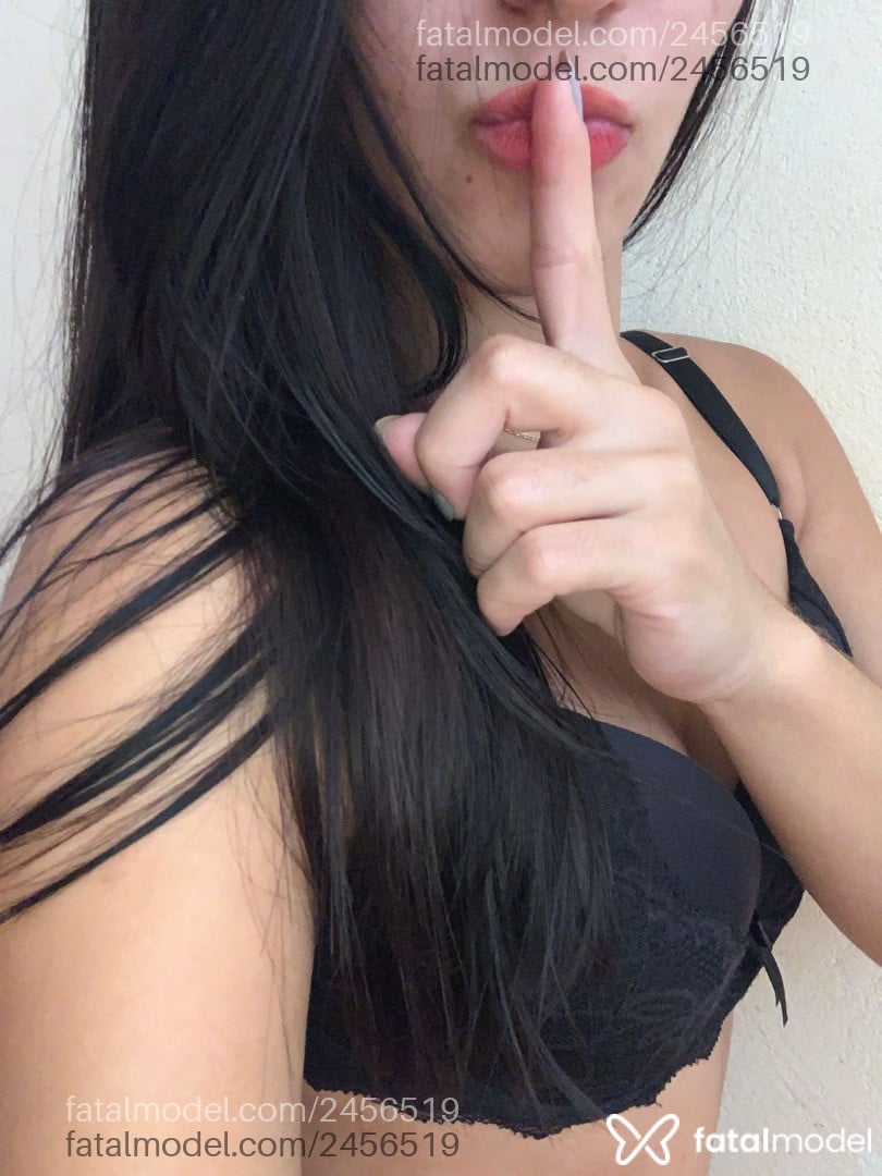 Acompanhante mulher com cabelo castanho de olhos castanhos em Brasília - Lara Bustamante