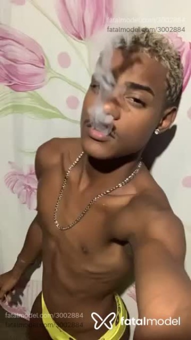 Acompanhante homem morena (o) de olhos pretos - Angel Acompanhante homem morena (o) de olhos pretos - Angel