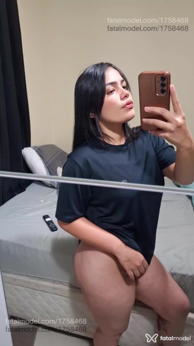Acompanhante mulher morena (o) de olhos pretos em Curitiba - Clarice