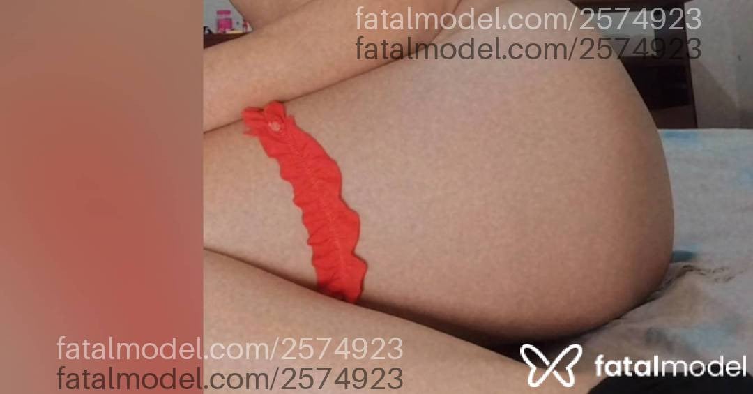 Acompanhante mulher com cabelo castanho de olhos castanhos - Jéssica Vogatti