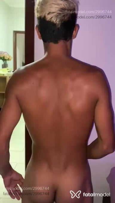 Acompanhante homem loira (o) de olhos castanhos - Erick Acompanhante homem loira (o) de olhos castanhos - Erick