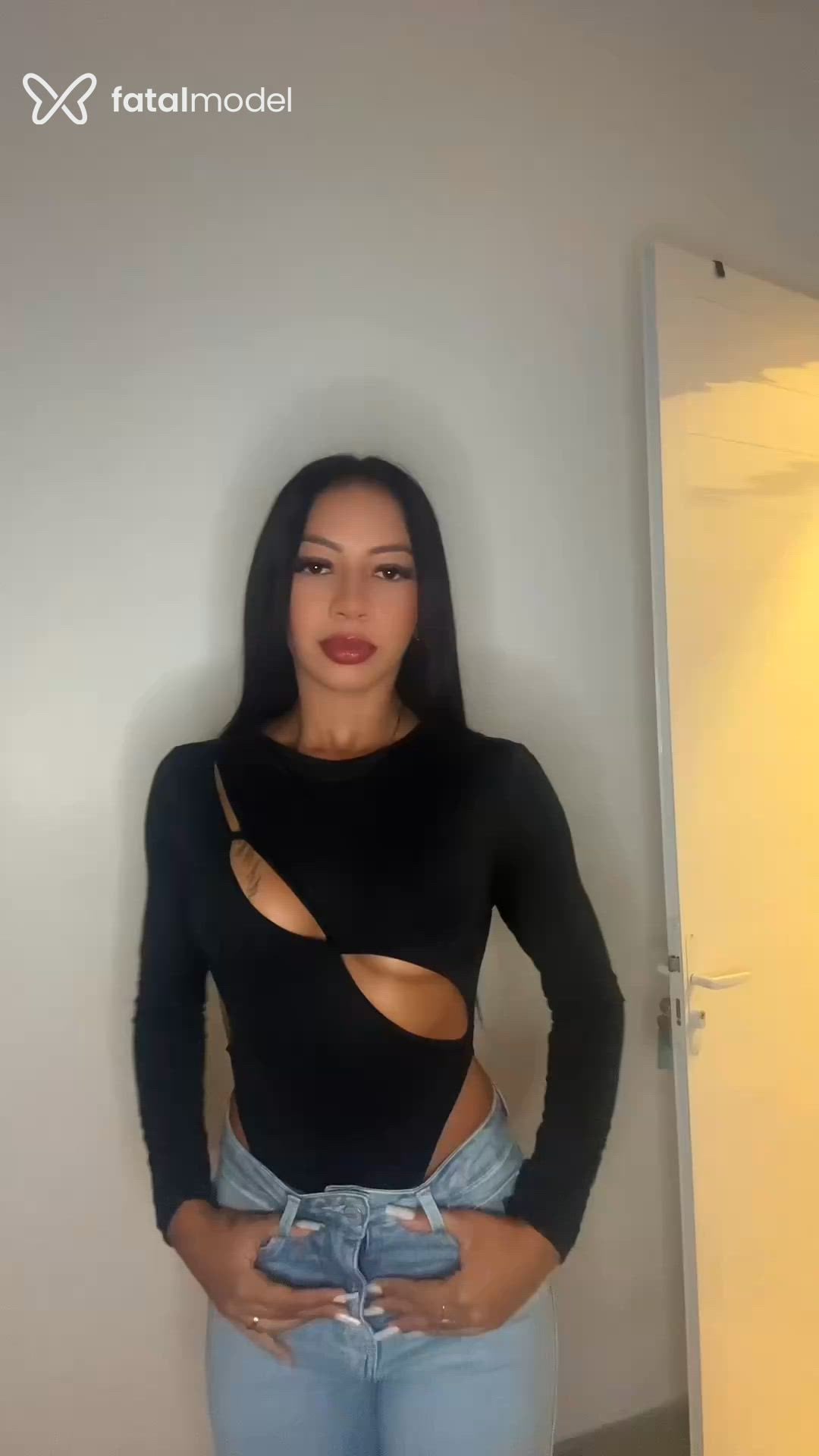Acompanhante mulher morena (o) de olhos castanhos em Florianópolis Acompanhante mulher morena (o) de olhos castanhos em Florianópolis - íris Ferraz