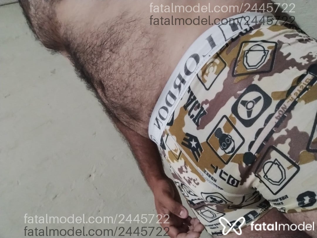 Acompanhante homem sem cabelo de olhos castanhos em Virmond - Yuri