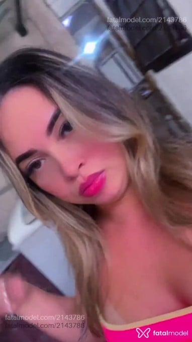 Acompanhante mulher loira (o) de olhos castanhos em Petrópolis Acompanhante mulher loira (o) de olhos castanhos em Petrópolis - Beatriz