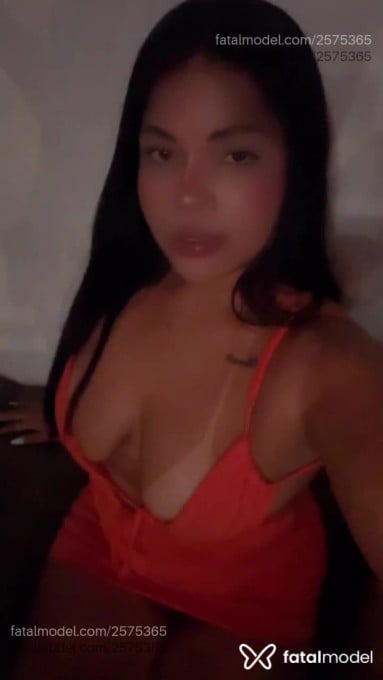 Acompanhante mulher morena (o) de olhos castanhos em Guarujá Acompanhante mulher morena (o) de olhos castanhos em Guarujá - Alinne Reis