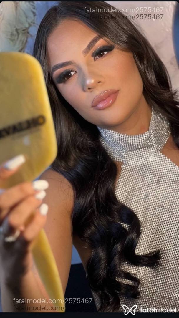 Acompanhante mulher com cabelo castanho de olhos castanhos - Julia