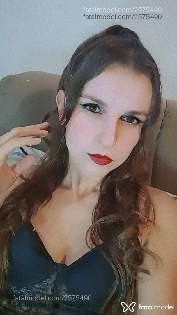 Acompanhante mulher ruiva (o) de olhos castanhos - Kitana