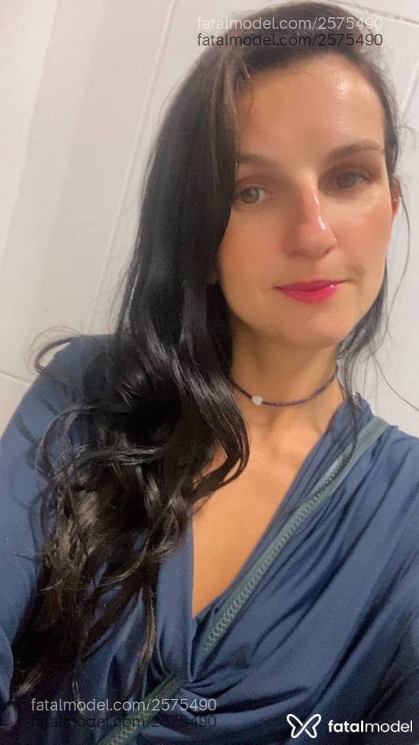 Acompanhante mulher ruiva (o) de olhos castanhos - Kitana