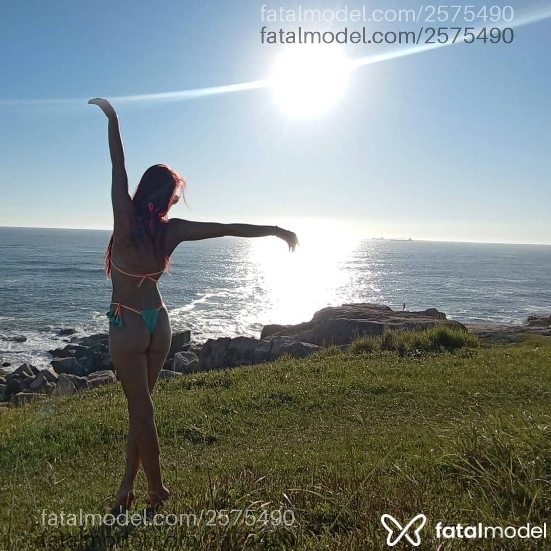 Acompanhante mulher ruiva (o) de olhos castanhos - Kitana