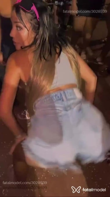 Acompanhante mulher loira (o) de olhos castanhos em Campo Grande - Barbies