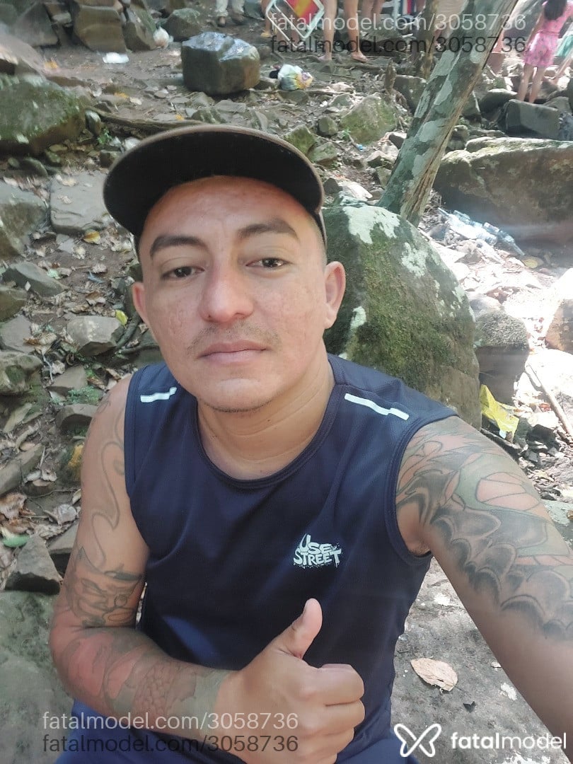 Acompanhante homem com cabelo castanho de olhos pretos em Concórdia Acompanhante homem com cabelo castanho de olhos pretos em Concórdia - Maxwell Ventura