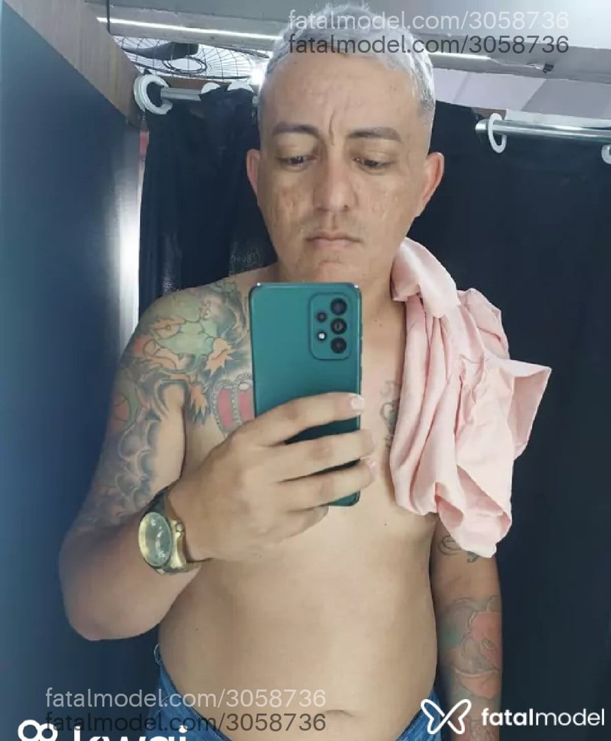 Acompanhante homem com cabelo castanho de olhos pretos em Concórdia Acompanhante homem com cabelo castanho de olhos pretos em Concórdia - Maxwell Ventura