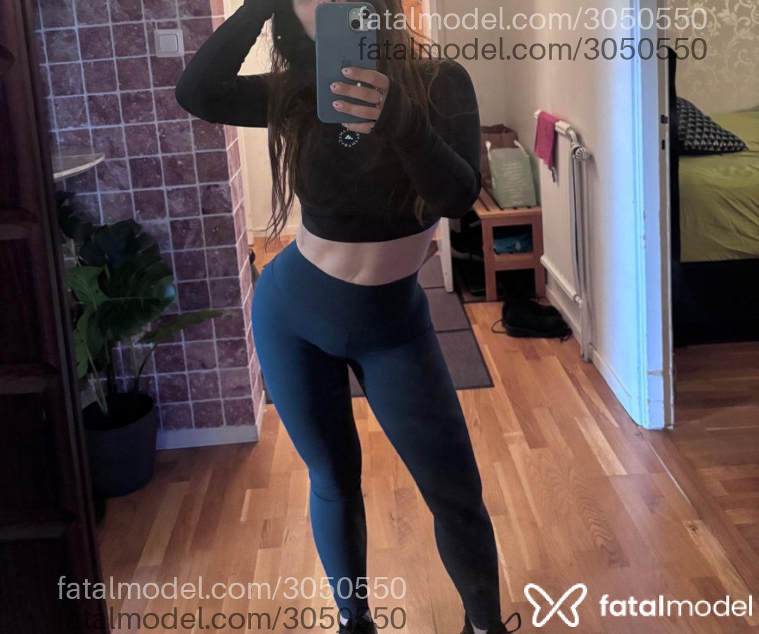 Acompanhante mulher com cabelo colorido de olhos castanhos em Virtual Acompanhante mulher com cabelo colorido de olhos castanhos em Virtual - Ruby Moss