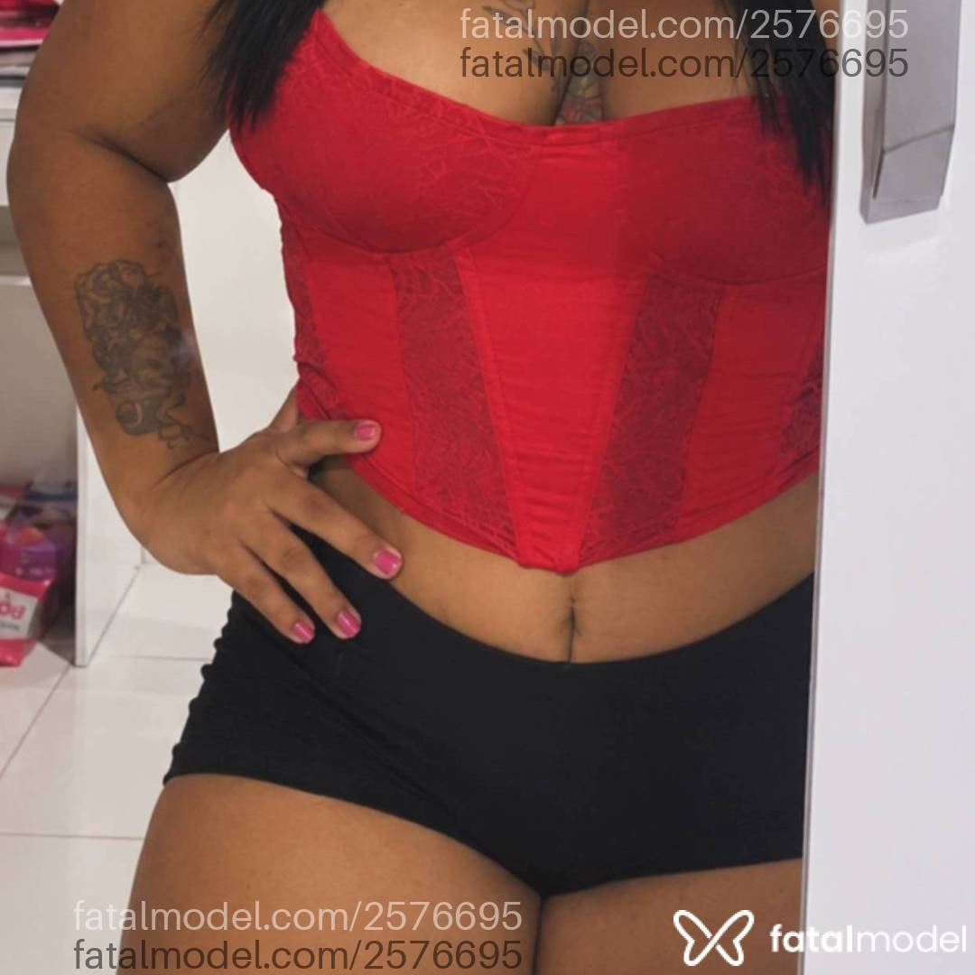 Acompanhante mulher morena (o) de olhos pretos - Bia Santos
