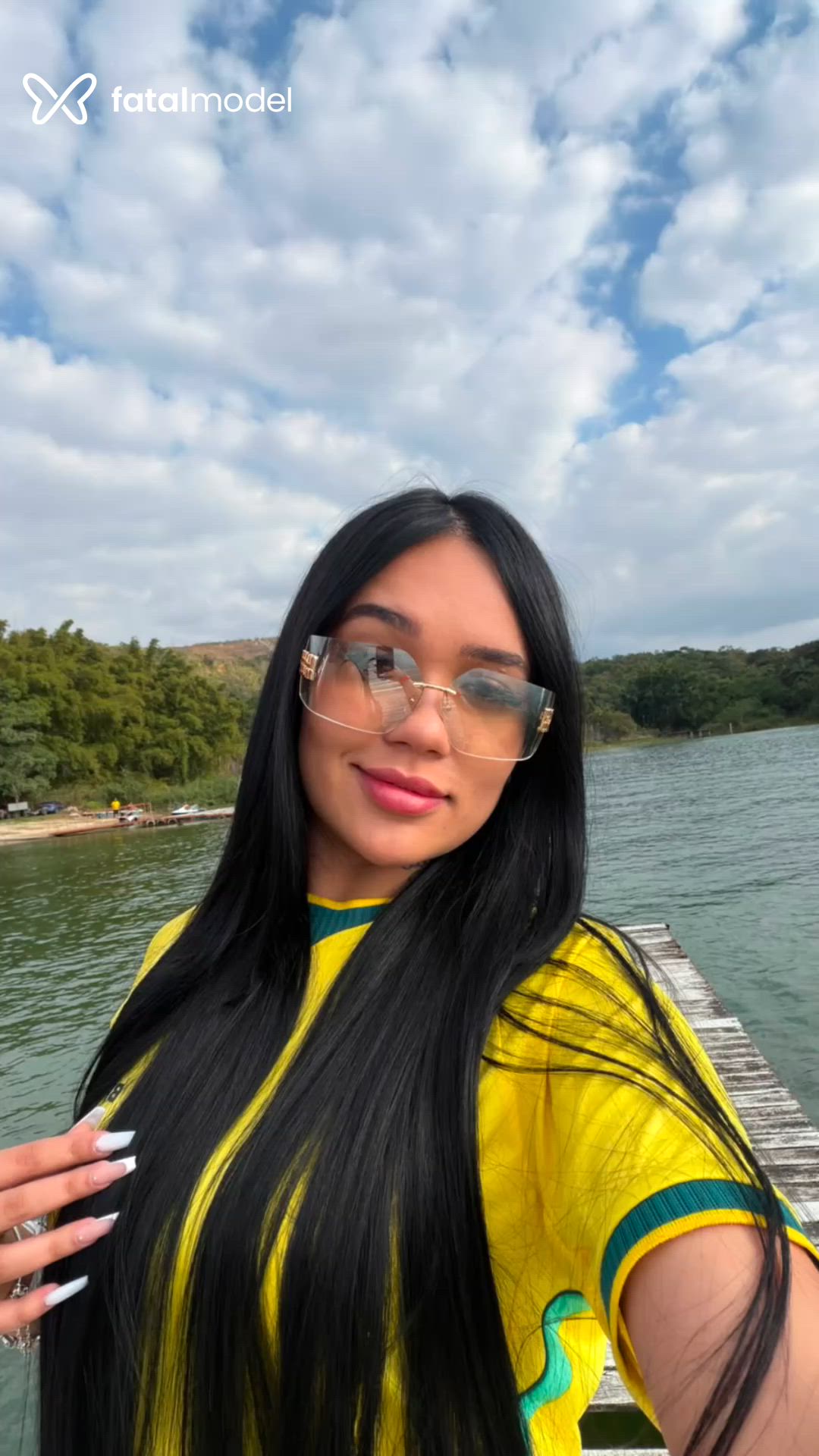 Acompanhante mulher morena (o) de olhos castanhos - Larissa Silva Acompanhante mulher morena (o) de olhos castanhos - Larissa Silva