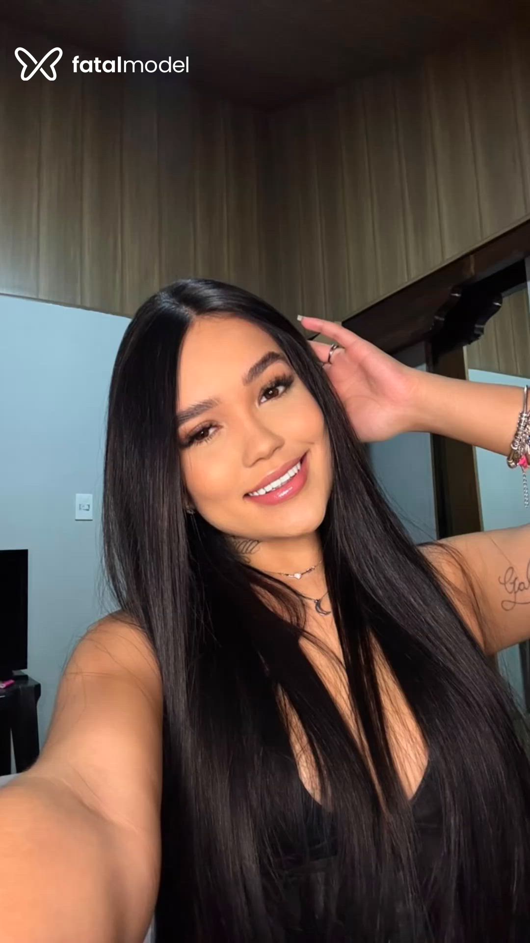Acompanhante mulher morena (o) de olhos castanhos - Larissa Silva Acompanhante mulher morena (o) de olhos castanhos - Larissa Silva