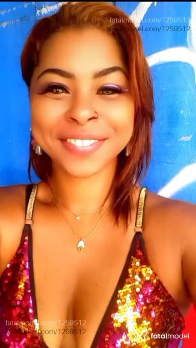 Acompanhante mulher com cabelo castanho de olhos castanhos em Tapurah Acompanhante mulher com cabelo castanho de olhos castanhos em Tapurah - Carioca Carinhosa