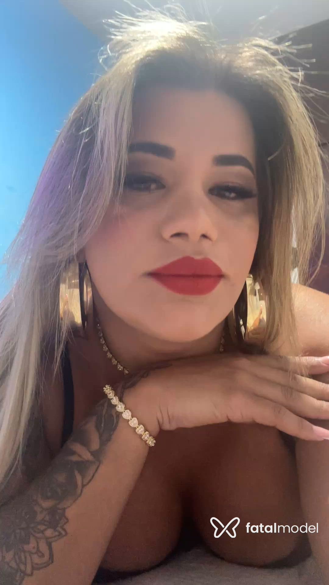 Acompanhante travesti loira (o) de olhos mel - Fanny