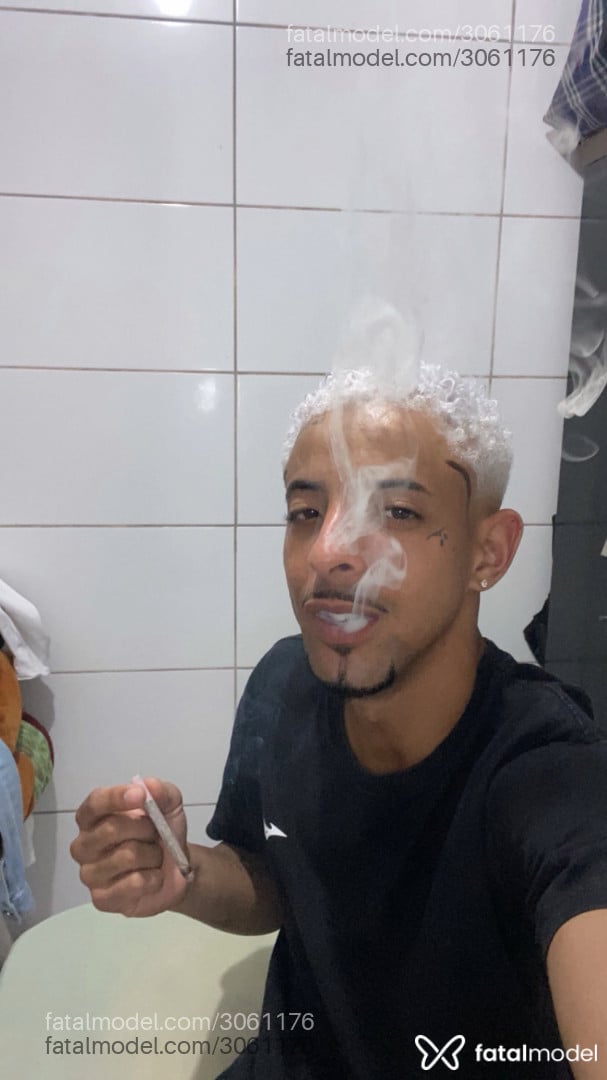 Acompanhante homem morena (o) de olhos castanhos em Florianópolis Acompanhante homem morena (o) de olhos castanhos em Florianópolis - Glife