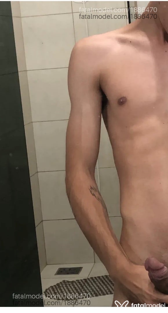 Acompanhante homem com cabelo castanho de olhos castanhos em São Paulo Acompanhante homem com cabelo castanho de olhos castanhos em São Paulo - Luc