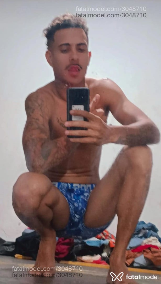 Acompanhante homem com cabelo castanho de olhos castanhos em Bauru - Tatao