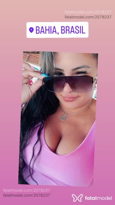 Acompanhante mulher com cabelo castanho de olhos castanhos em Bom Jesus da Lapa - Morena