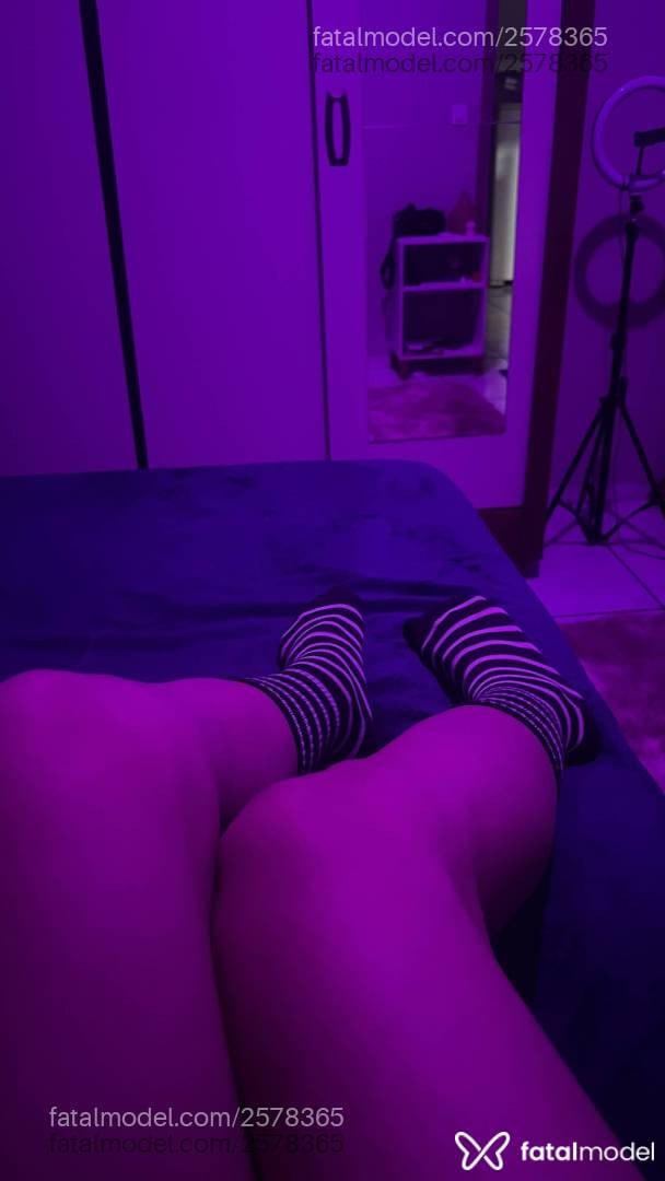 Acompanhante mulher trans morena (o) de olhos pretos - Zonna Martins