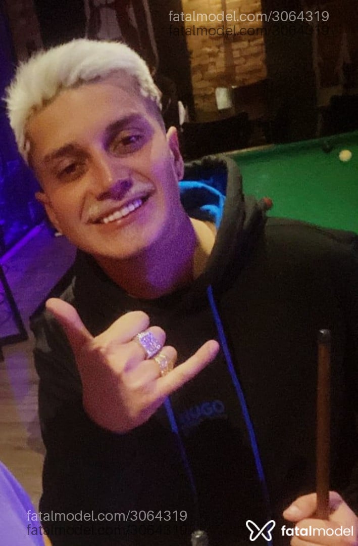 Acompanhante homem morena (o) de olhos castanhos em Florianópolis - Enzo Scott