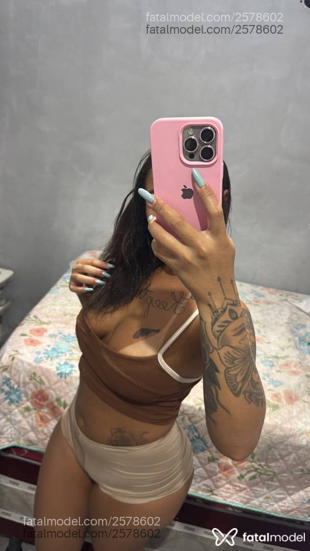 Acompanhante mulher morena (o) de olhos mel - Babi