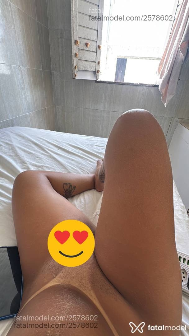 Acompanhante mulher morena (o) de olhos mel - Babi