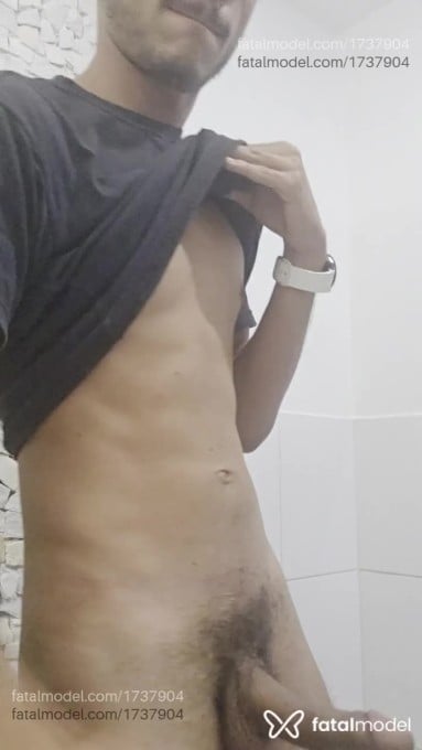 Acompanhante homem morena (o) de olhos pretos em São Paulo Acompanhante homem morena (o) de olhos pretos em São Paulo - Taurino