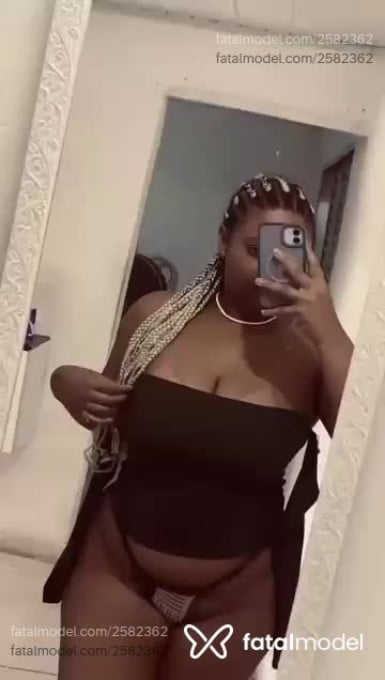 Acompanhante mulher com cabelo castanho de olhos pretos em São Paulo - Jhamis Allves