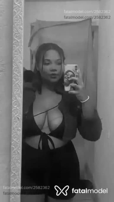 Acompanhante mulher com cabelo castanho de olhos pretos em São Paulo - Jhamis Allves