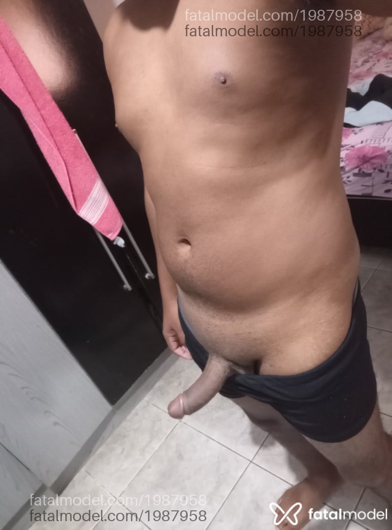 Acompanhante homem morena (o) de olhos castanhos - Japajjj Acompanhante homem morena (o) de olhos castanhos - Japajjj