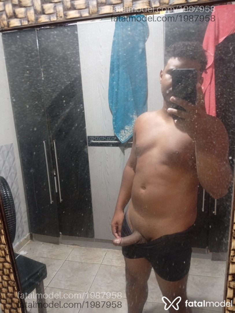 Acompanhante homem morena (o) de olhos castanhos - Japajjj Acompanhante homem morena (o) de olhos castanhos - Japajjj