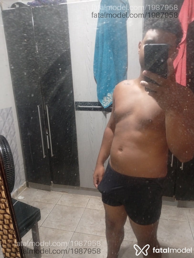 Acompanhante homem morena (o) de olhos castanhos - Japajjj Acompanhante homem morena (o) de olhos castanhos - Japajjj