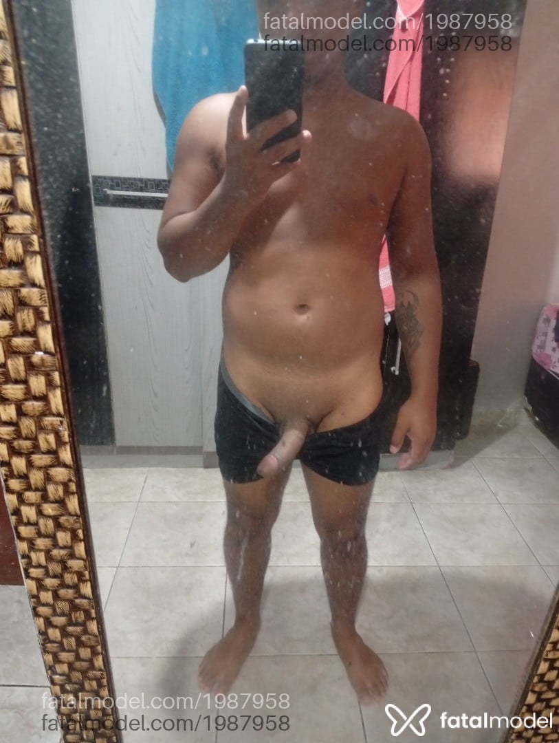 Acompanhante homem morena (o) de olhos castanhos - Japajjj Acompanhante homem morena (o) de olhos castanhos - Japajjj